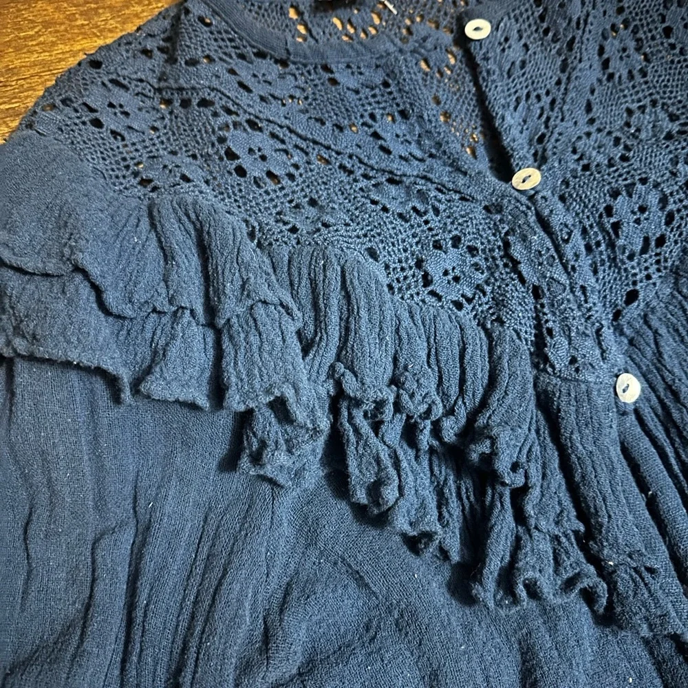 Jen’s Pirate Booty linen shirt with ruffles and ruffles. Deep blue. Size S. - Picture 8 of 14